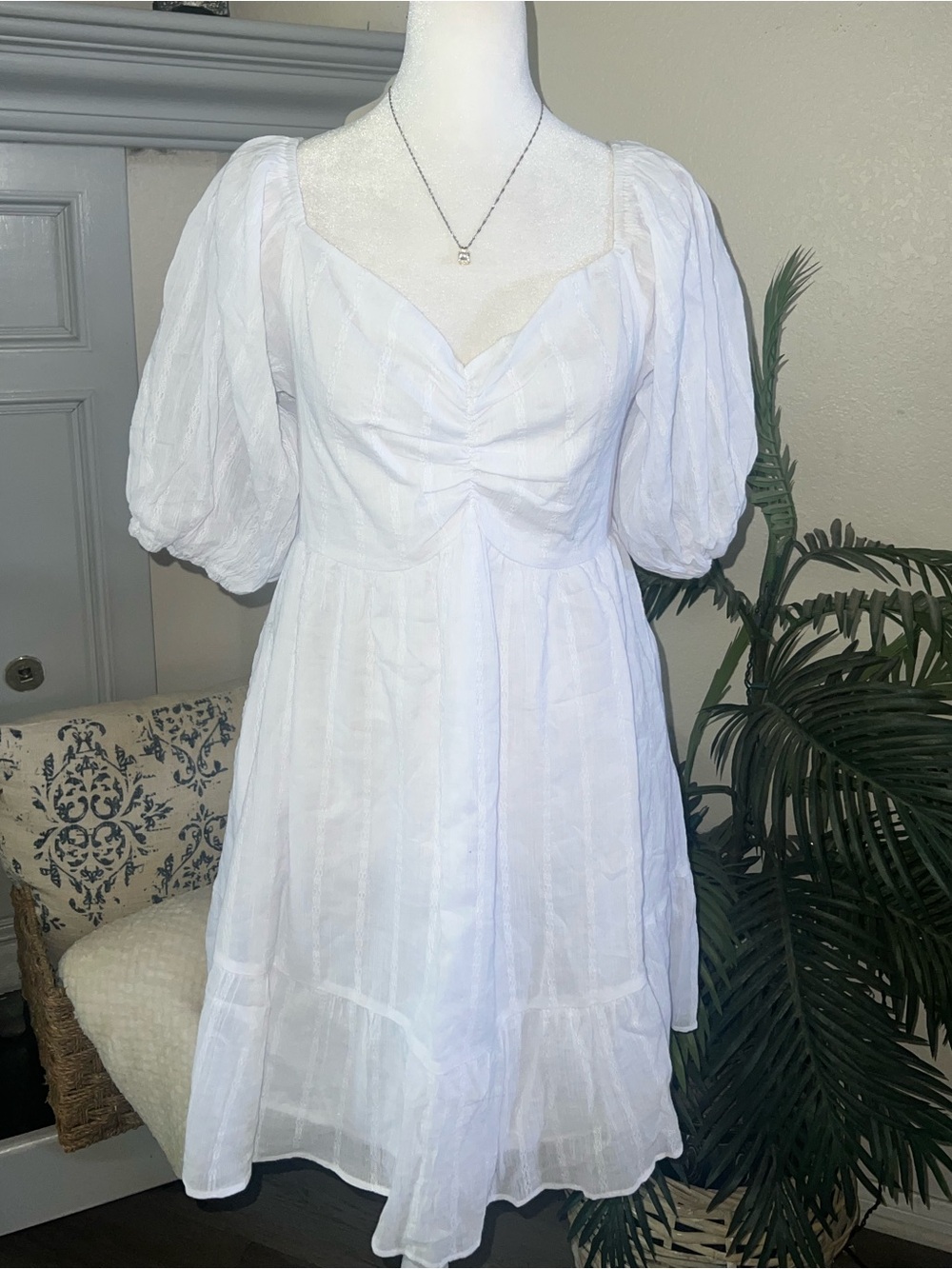 Maronie White Puff-Sleeve Mini Dress with Sweetheart Neckline - Women